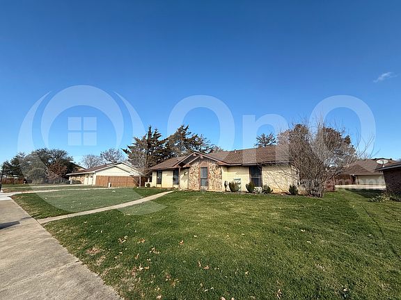 3rd image of 69 Lakewood Dr