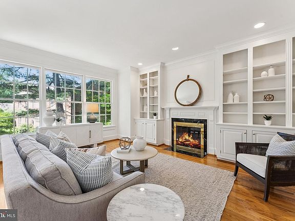 3rd image of 4819 Kemble Pl NW