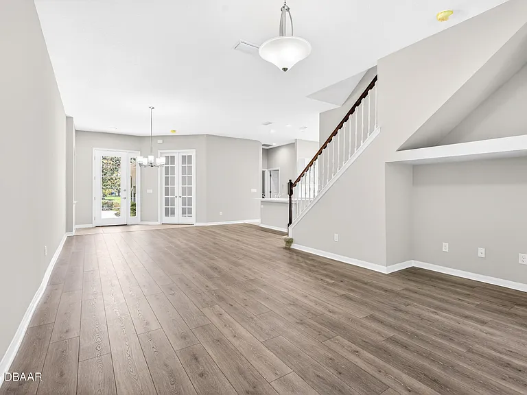 1119 Hansberry Ct — Photo 6