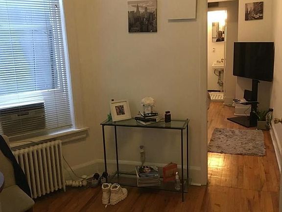 4th image of 349 West Broadway