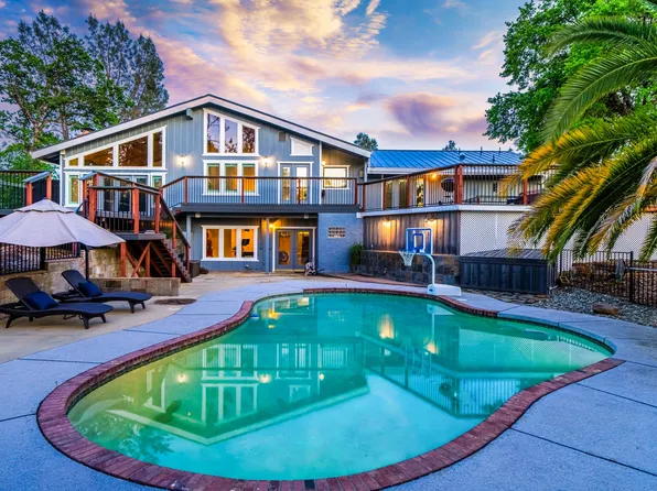 16275 Winsome Way, Redding, CA 96001