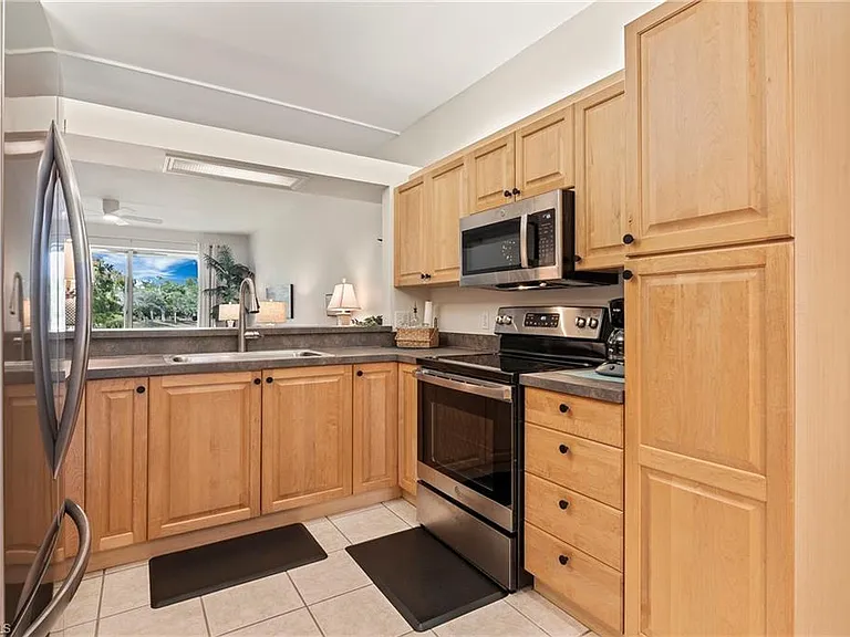 465 Robin Hood Cir #101 — Photo 13