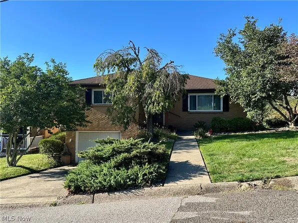212 Wayne Ave, Weirton, WV 26062