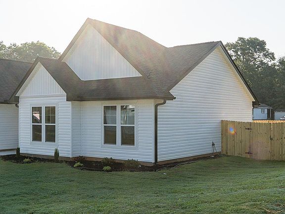 4th image of 100 Cottage St