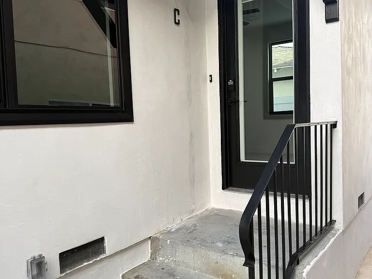 227 Avenida Serra #C — Photo 2