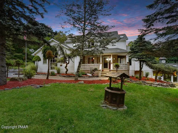 210 Oak Ct, Dingmans Ferry, PA 18328