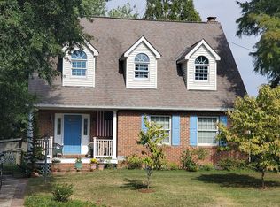 2317 N Buchanan St, Arlington, VA 22207