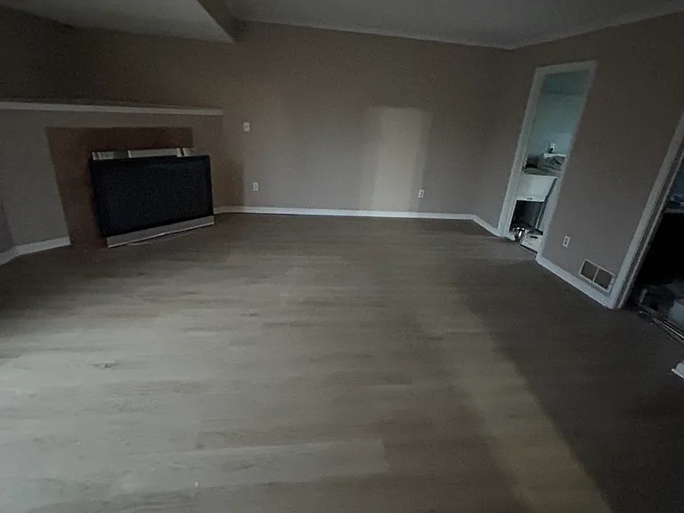7365 Maplelawn Dr — Photo 5