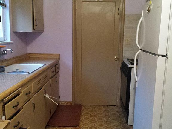 4th image of 22870 Corkwood St
