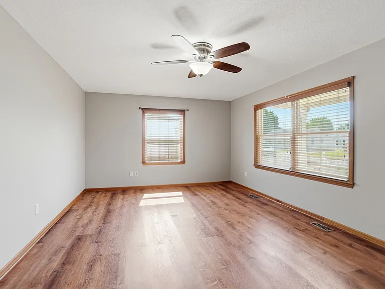 245 Fitchland Dr — Photo 32