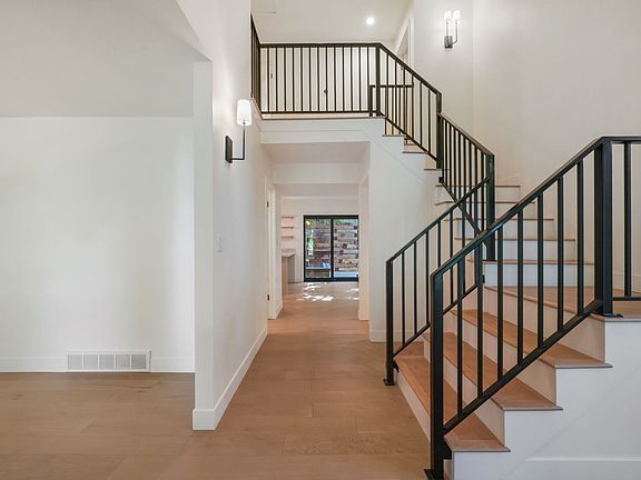 4th image of 2882 E Heather Cir S