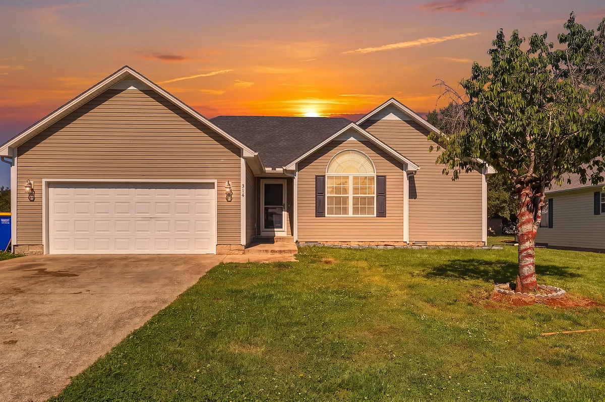 Building Photo - 314 Red Elm Ln