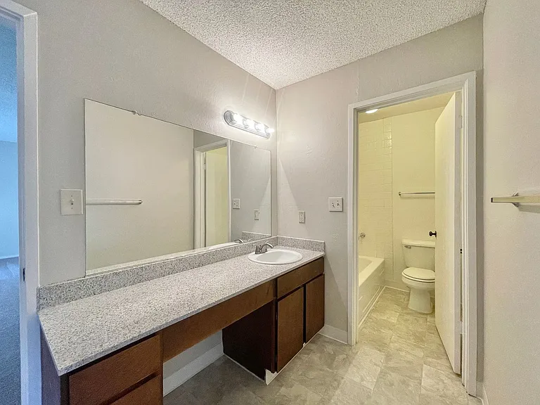 2712 O Street — Photo 16