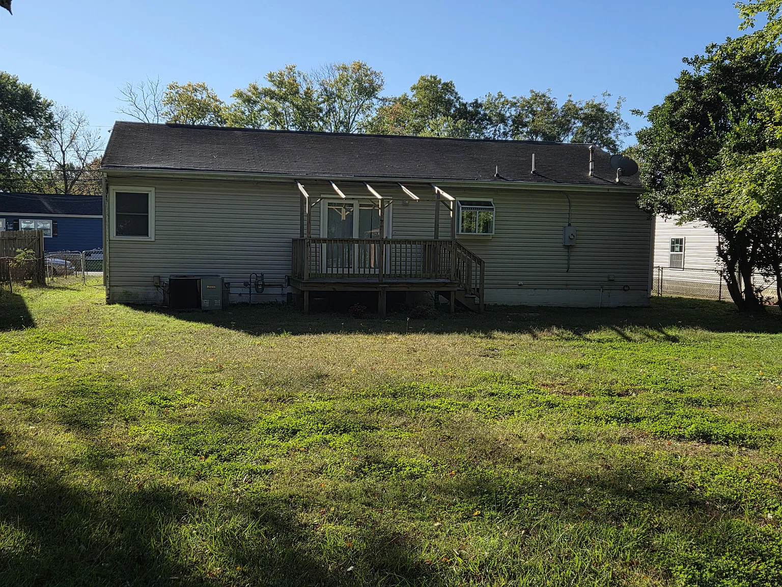 3 bed, 1250 sqft, $1,700 — Photo 2