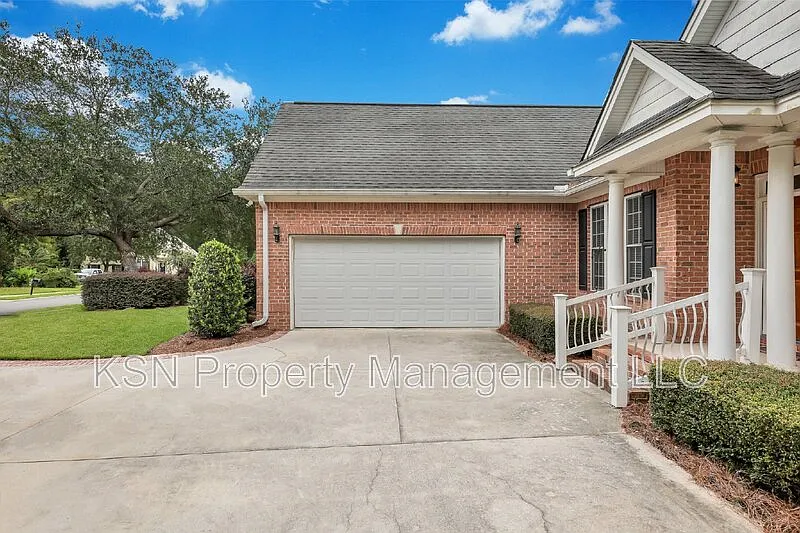 3 bed, 3.0 bath, 2538 sqft, $3,172 — Photo 4