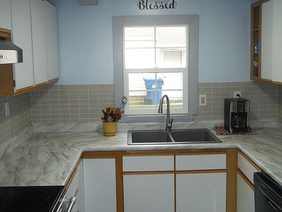 5th image of 906 W Cass St
