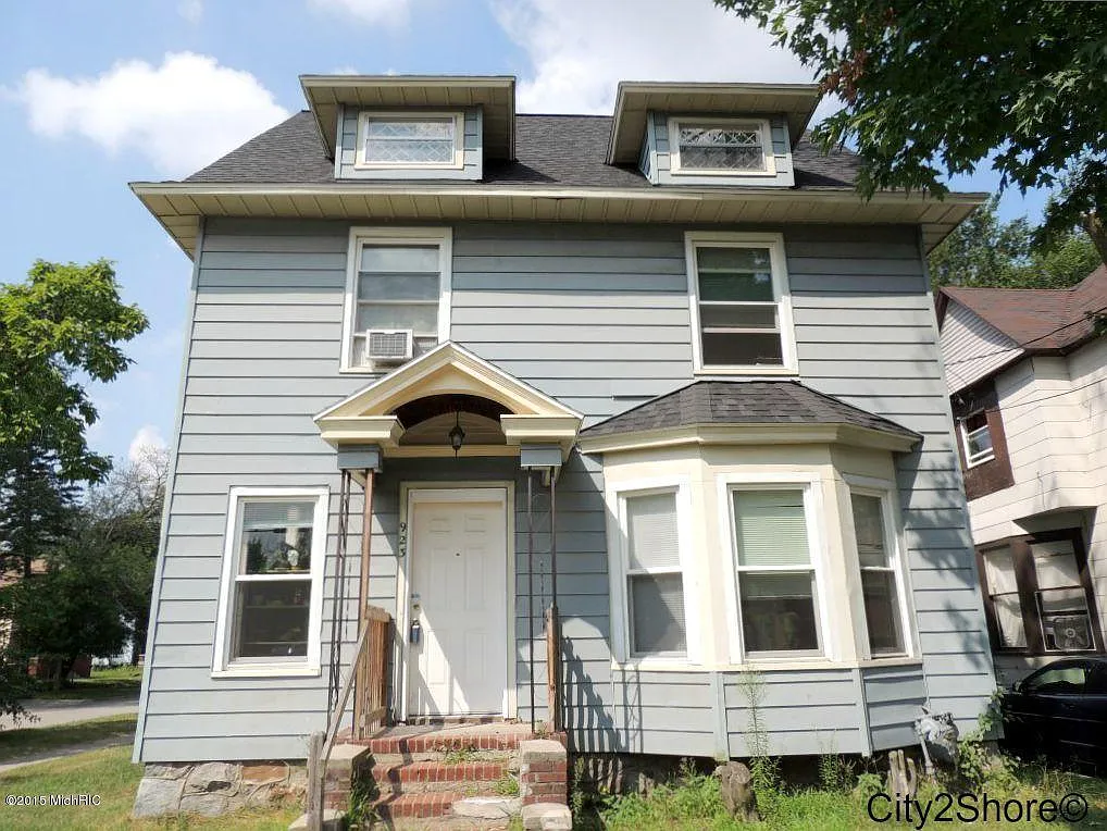 923 Kalamazoo Ave SE photo 1