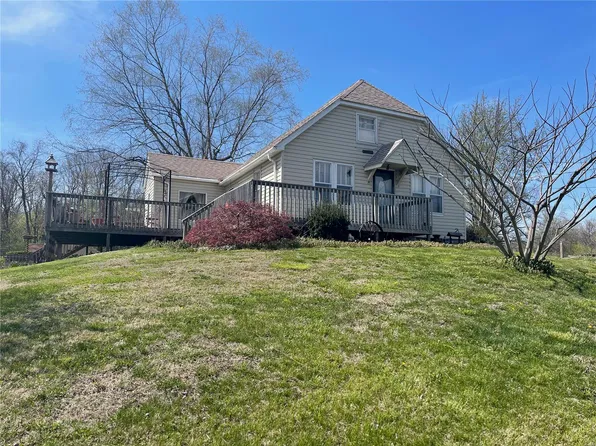 331 S Neunaber Dr, Bethalto, IL 62010