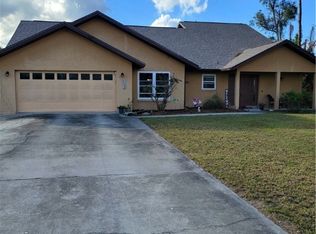 17520 Braddock Rd, Fort Myers, FL 33967