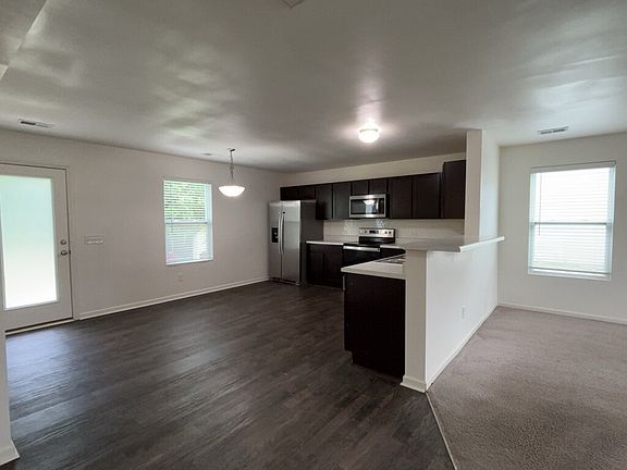 5th image of 114 Rockingham Way