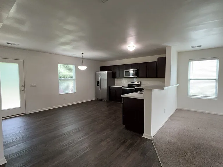 114 Rockingham Way — Photo 5
