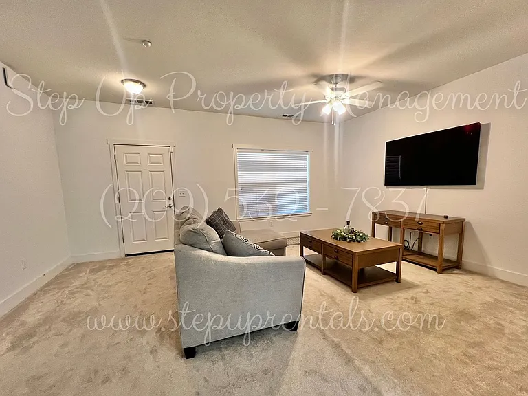 121 Pepperwood Ln — Photo 5