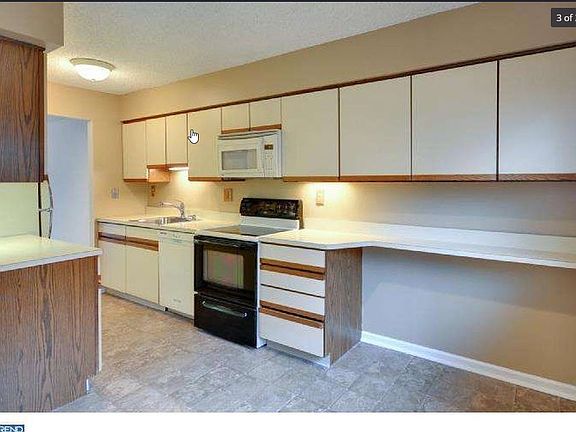 Kitchen with appliances
