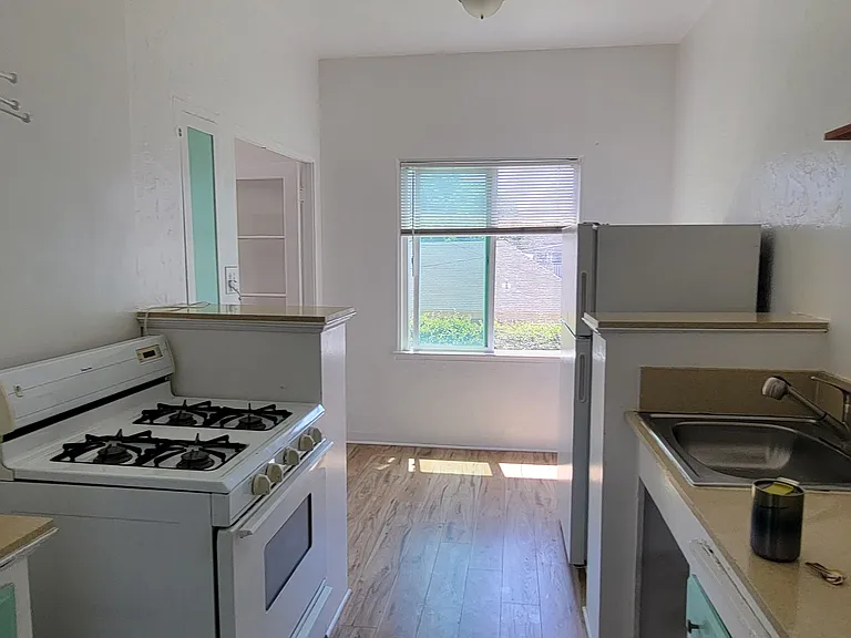 835 Cedar Ave #4 — Photo 8