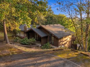 551 Brookside Dr, Eugene, OR 97405