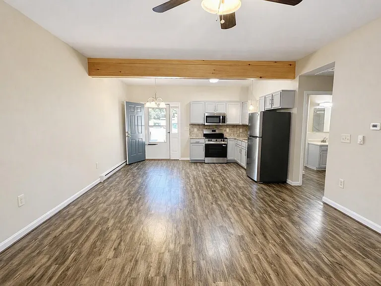 50 Shank Ct #B — Photo 4