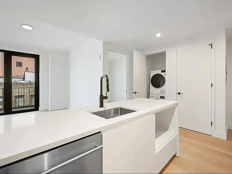 224 W 124th St #411 — Photo 8