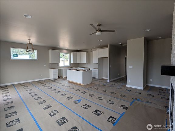 5th image of 4485 Blackstone Way