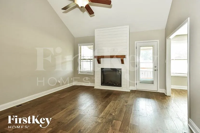 4 bed, 3.0 bath, 1876 sqft, $1,825 — Photo 4