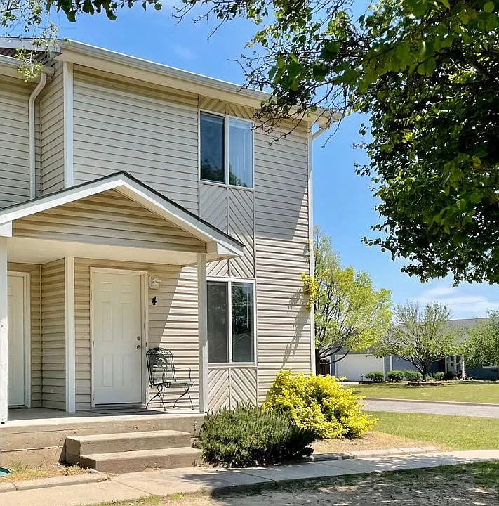 1260 W Vilm Dr