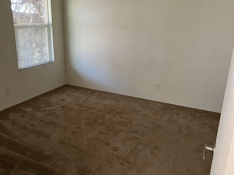 6662 NE Pine St — Photo 7