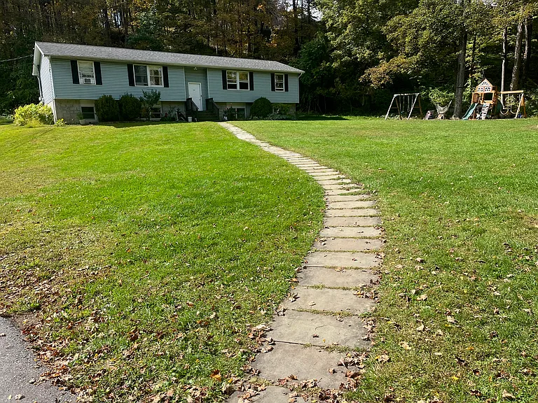 269 Route 22 — Photo 2