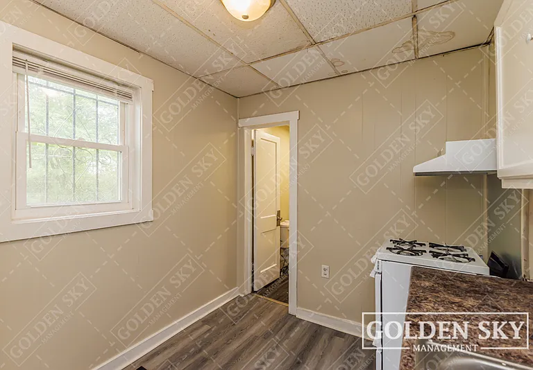 1203 W 1st St #2 — Photo 7