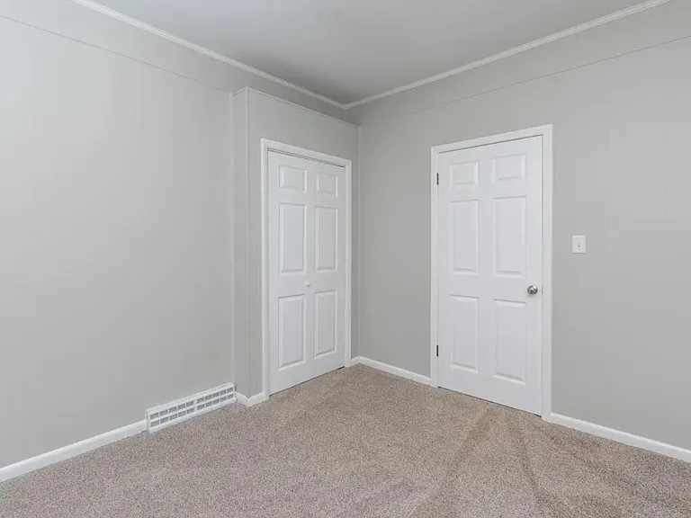 1622 Packard St — Photo 5