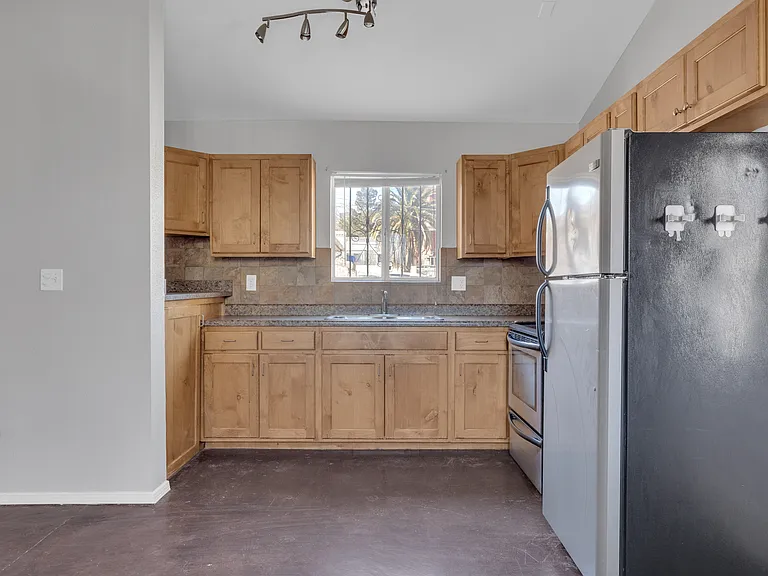 1127 N El Paso St #5 — Photo 6