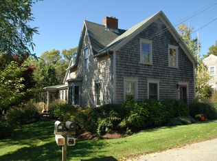 15 Oakland St, Mattapoisett, MA 02739
