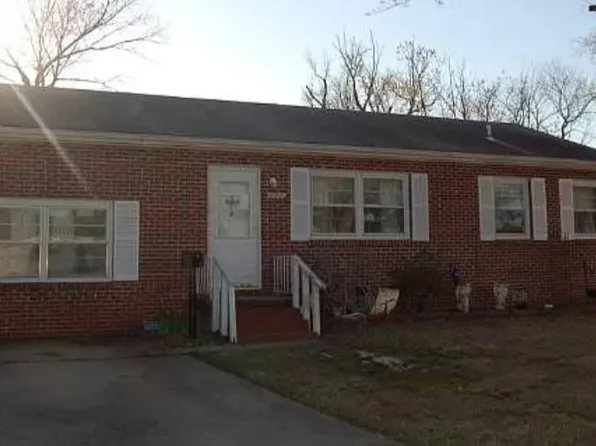 8505 Orcutt Ave, Hampton, VA 23605
