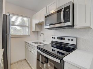 525 S Broadway APT F, Lake Worth, FL 33462