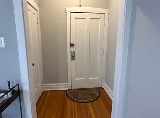 6319 N Greenview Ave #1, Chicago, IL 60660