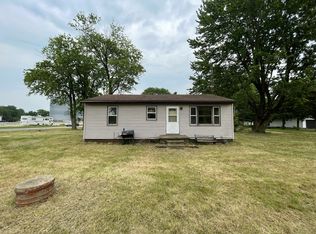 209 W South 2nd St, La Place, IL 61936