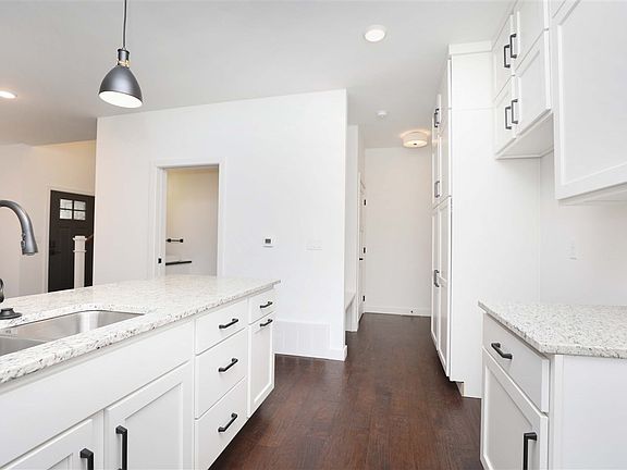 5th image of 428 N Superior St #3