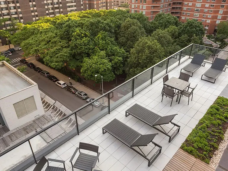 335 E 27th St #4C — Photo 11