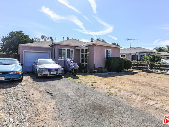 3rd image of 7962 Burnet Ave