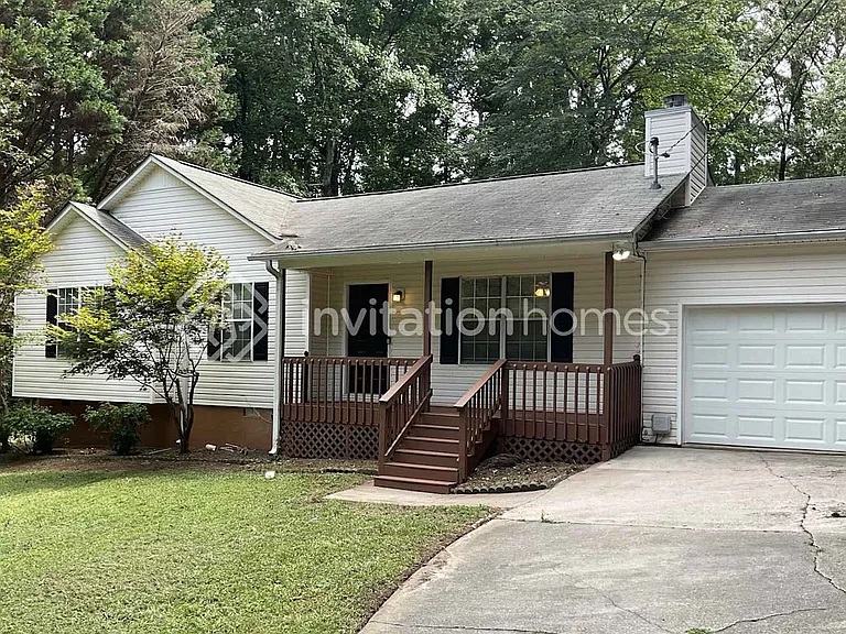 109 Childers Rd — Photo 1