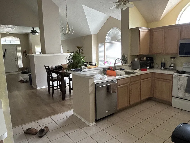 2809 Hawthorne Ln — Photo 15