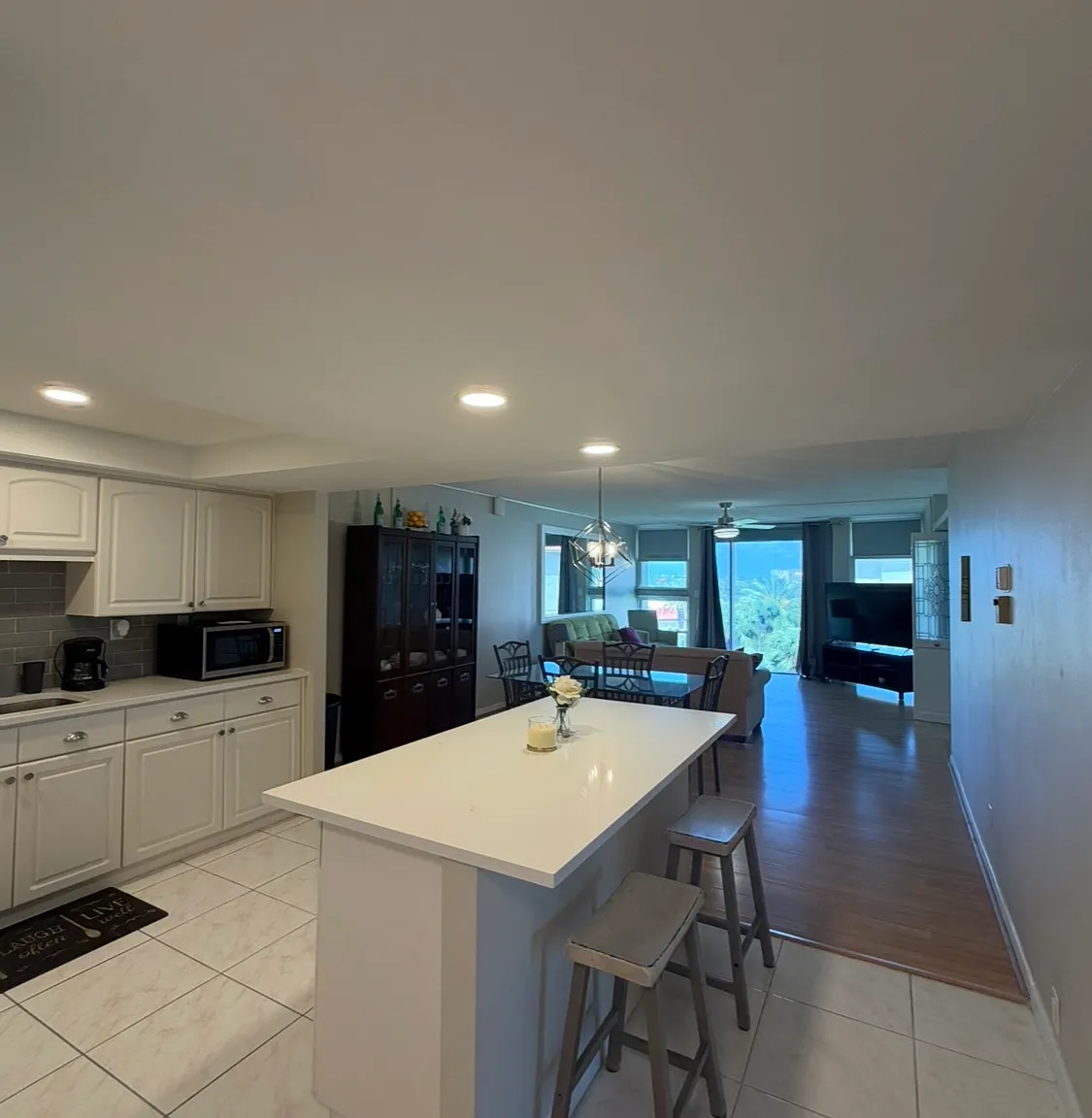 2 bed, 1300 sqft, $3,000 — Photo 2